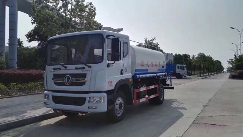 12����12�����|�L(f��ng)������D9�G����ˮ܇�DƬ