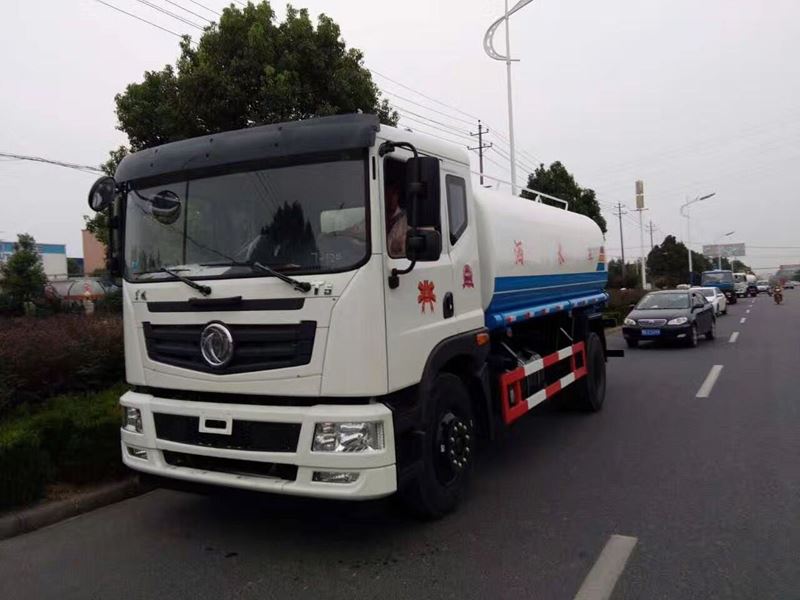 12����12�����|�LT5�G����ˮ܇�DƬ