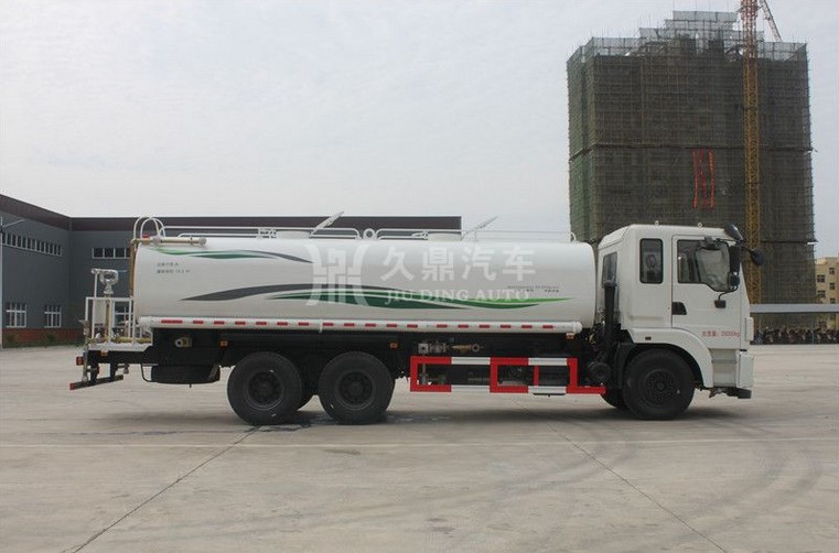 20����20�����|�L(f��ng)���݆�G����ˮ܇�DƬ