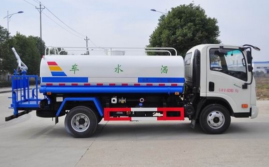 大運(yùn)奧普力5噸綠化灑水車廠家價格3