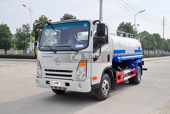 大運(yùn)奧普力5噸綠化灑水車廠家價格4