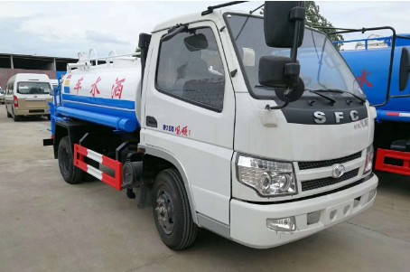 時(shí)風(fēng)風(fēng)順3噸藍(lán)牌灑水車圖片 時(shí)風(fēng)風(fēng)順3噸藍(lán)牌灑水車圖片