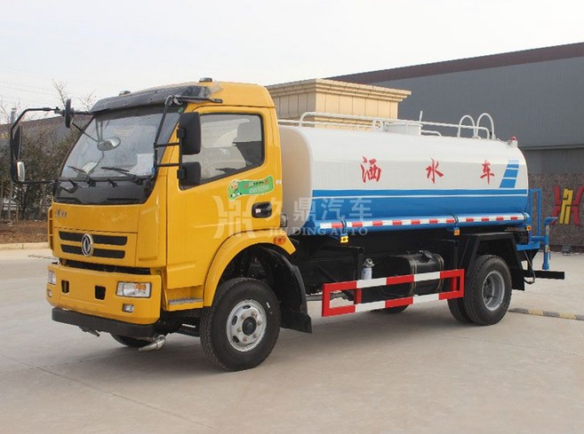 8方環(huán)衛(wèi)灑水車價格_8噸東風大多利卡環(huán)衛(wèi)灑水車2