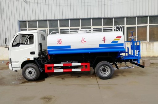 躍進5噸綠化灑水車廠家價格2