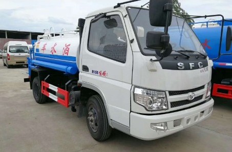 3噸灑水車廠家價(jià)格_3噸時(shí)風(fēng)風(fēng)順?biāo){牌綠化灑水車4