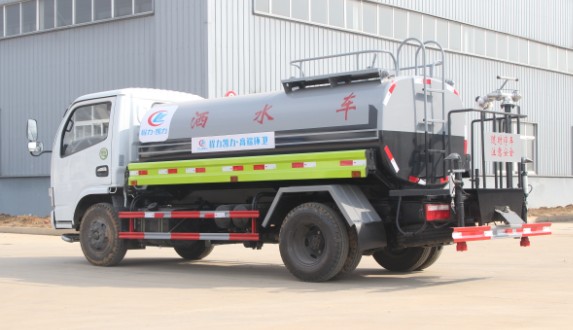 �|�L(f��ng)С��������ˮ܇�������˜ʻ����w������DƬ