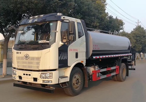 國(guó)六14方解放J6綠化灑水車廠家價(jià)格2