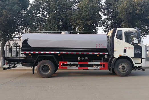 國(guó)六14方解放J6綠化灑水車廠家價(jià)格3