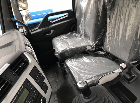 �|�L���\�¿�KR�{��Ҟ�ˮ܇�DƬ