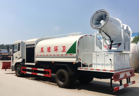 東風天錦推鏟灑水車圖片 東風天錦推鏟灑水車圖片