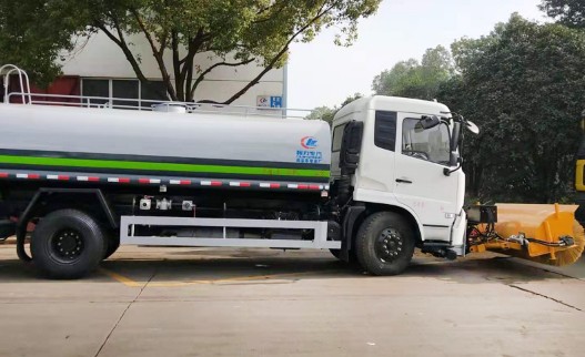 �๦�ܞ�ˮ܇(ch��)-12���|�L(f��ng)���\����ѩ�Lˢ��ˮ܇(ch��)