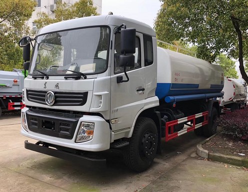 國(guó)六15方東風(fēng)隨專D913灑水車 國(guó)六15方東風(fēng)隨專D913灑水車