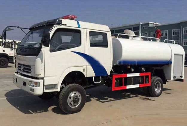 東風(fēng)四驅(qū)多利卡雙排消防灑水車(chē)圖片 東風(fēng)四驅(qū)多利卡雙排消防灑水車(chē)圖片