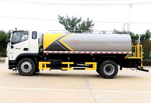 國(guó)六15方福田瑞沃ES7灑水車(chē)圖片 國(guó)六15方福田瑞沃ES7灑水車(chē)圖片