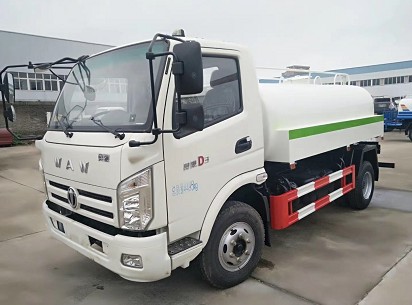 飛碟奧馳6方灑水車(chē)圖片 飛碟奧馳6方灑水車(chē)圖片