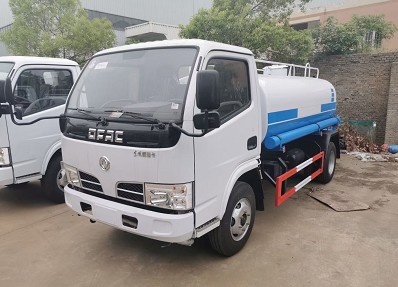 不上牌灑水車圖片 不上牌灑水車圖片