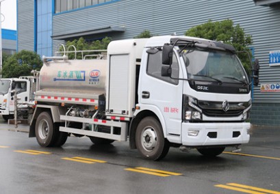 東風(fēng)凱普特5噸純電動灑水車 東風(fēng)凱普特5噸純電動灑水車
