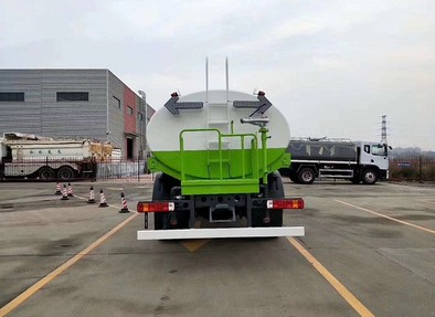 灑水車圖片 灑水車圖片